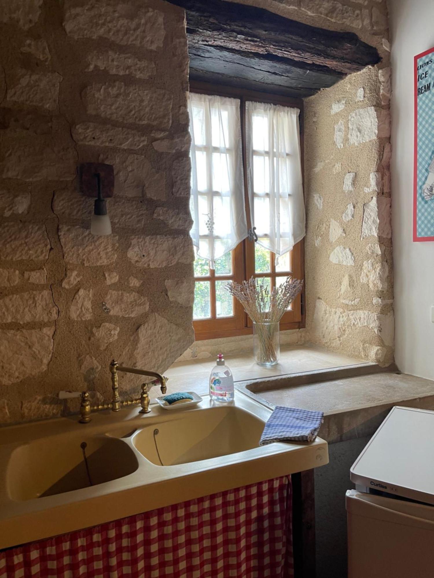 La Maison D'Alienor - Gites De Caractere A Chablis - 89 Εξωτερικό φωτογραφία